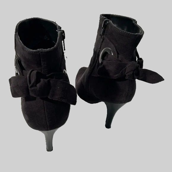 NWOB New Direction High Heeled Side Zip Black Boots w/Bow Tie Back, 6.5M - Picture 15 of 15